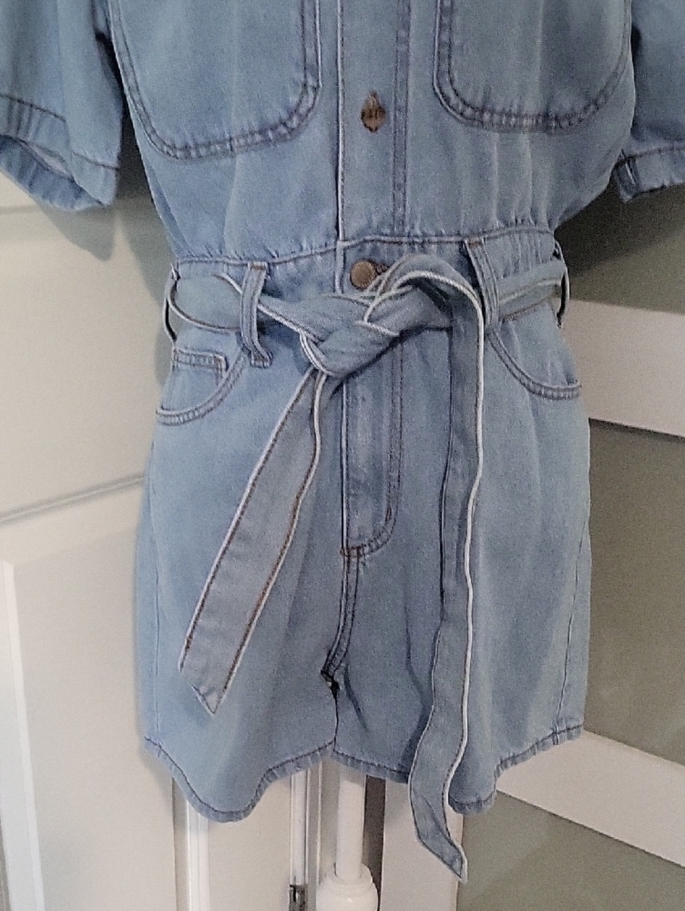 Universal Thread Women’s Denim Romper Size 6 – Light Wash Tie Waist - Picture 8 of 12